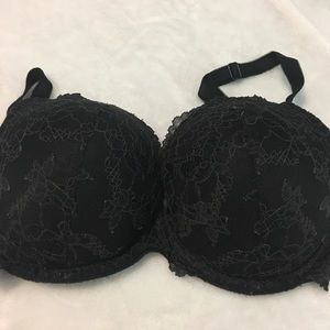Victoria’s Secret black lace bra. Size 34DDD. Nice